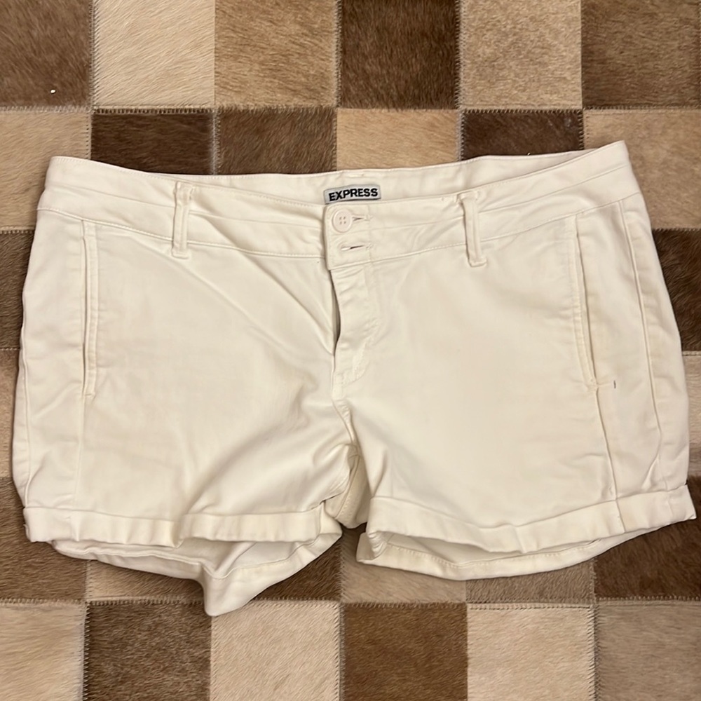 Women’s Express White Stretch Shorts 12